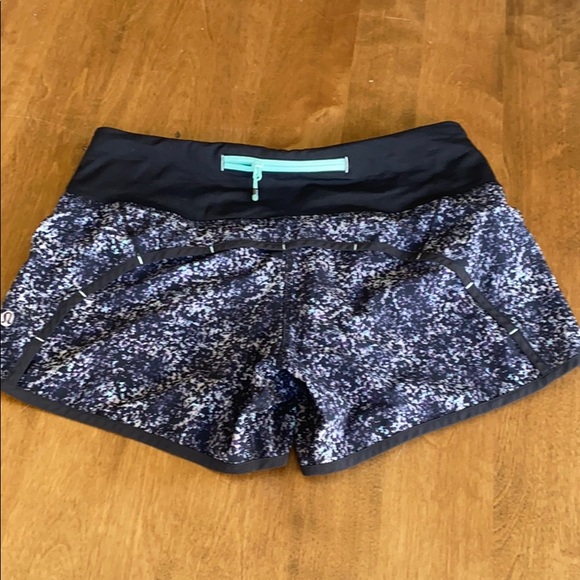 Lululemon Speed Shorts 4” - Picture 2 of 3